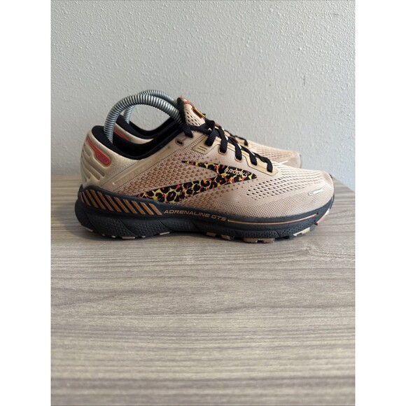 Brooks Adrenaline GTS 22 Womens Running Shoes Sz 9 B Run Wild Ginger Black - Picture 1 of 11